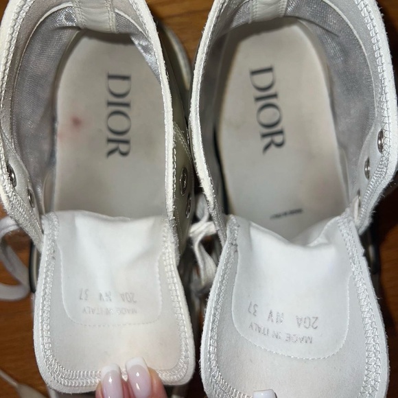 Dior Sneakers
B2B high top sneaker - Picture 3 of 7